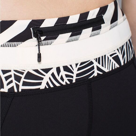 Lululemon Run: Inspire Crop II
Black / Pretty Palm Black Angel Wing Size 2 - Picture 4 of 16